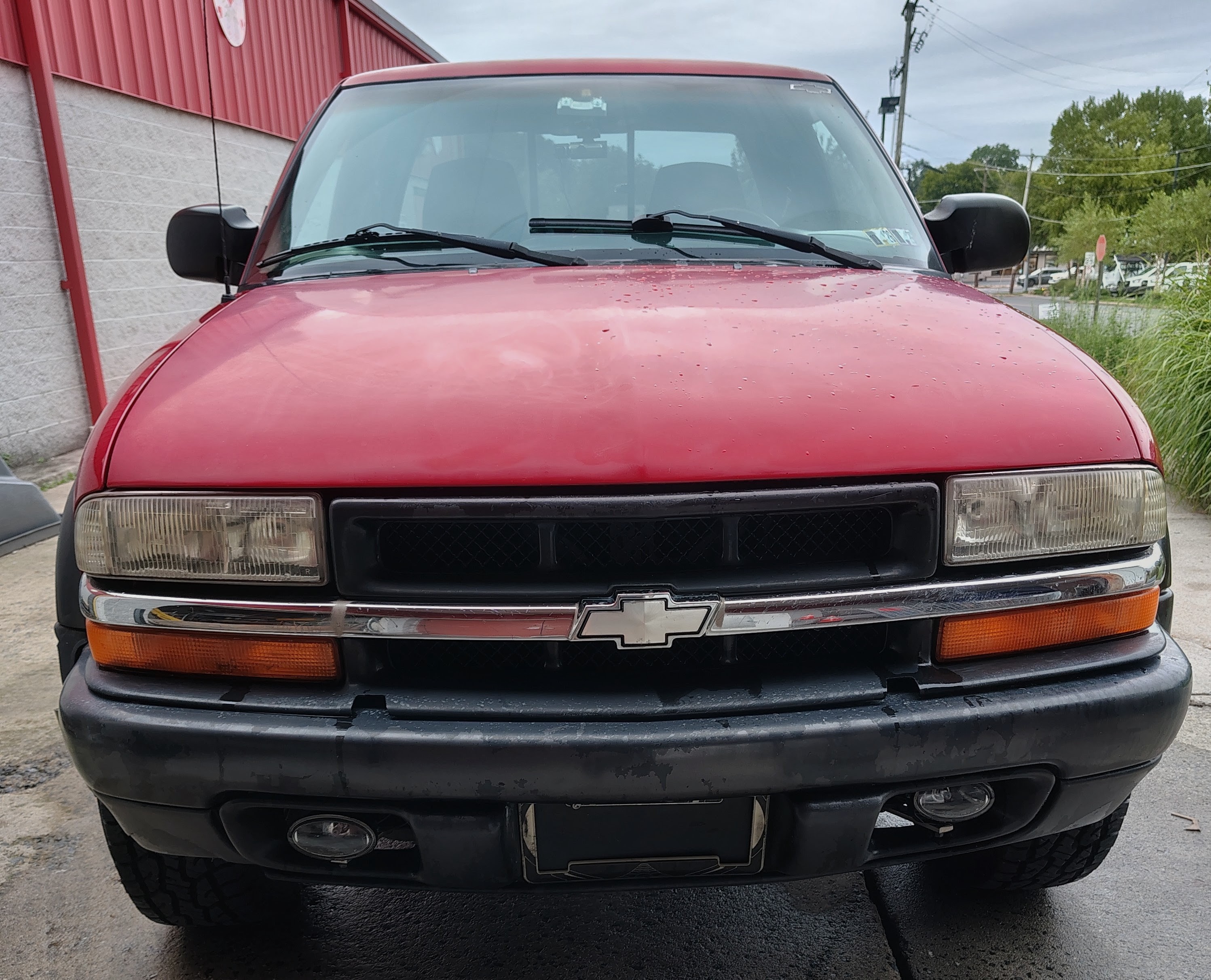 Used 2000 Chevrolet S10 Pickup 4x4 Extended Cab w/ Preferred Equipment Group image 8
