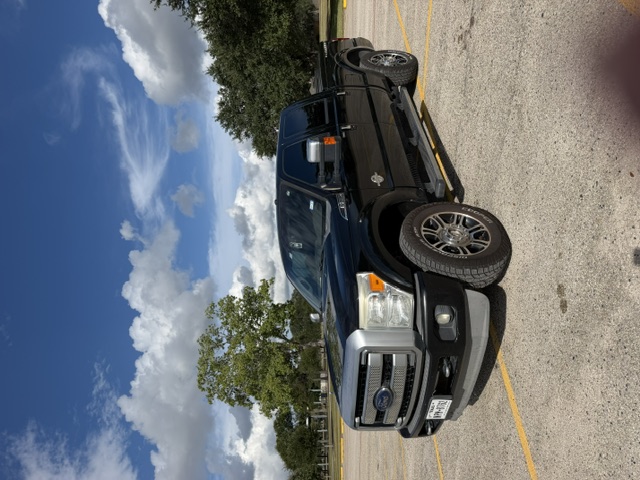 Used 2013 Ford F250 Platinum w/ FX4 Off Road Pkg AWD/4WD image 2
