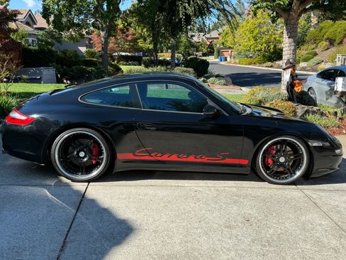 Used 2005 Porsche 911 Carrera S image 2