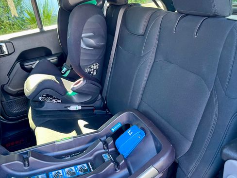 Used 2018 Jeep Wrangler Unlimited Sport S image 8