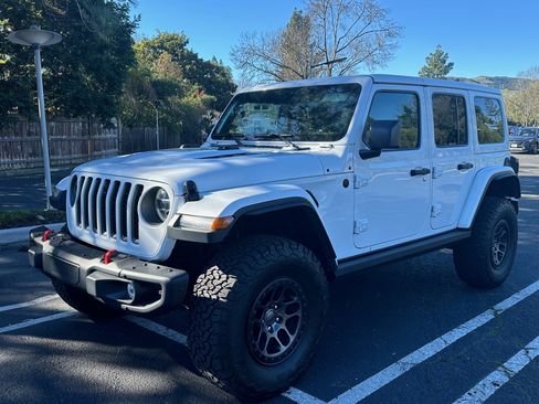 Used 2022 Jeep Wrangler Unlimited Rubicon w/ Xtreme Recon 35" Tire Package image 4