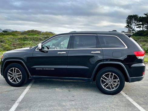 Used 2019 Jeep Grand Cherokee Limited w/ Luxury Group II image 2