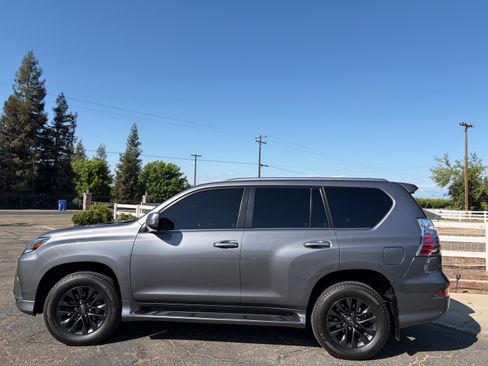 Used 2023 Lexus GX 460 Premium w/ Premium Plus Package AWD/4WD image 2