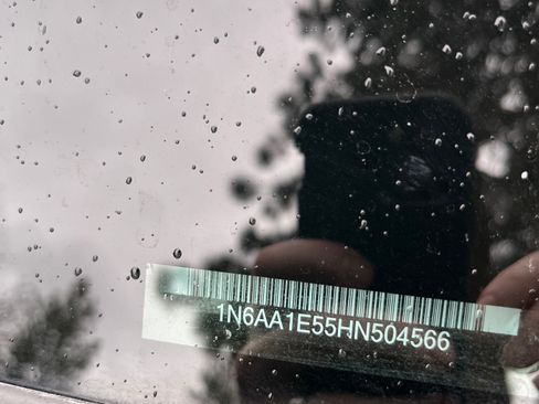 Used 2017 Nissan Titan Platinum Reserve image 6