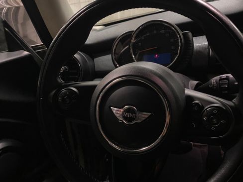 Used 2016 MINI Cooper 2-Door Hardtop image 17