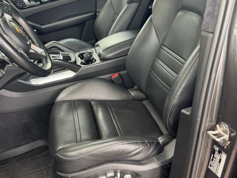 Used 2020 Porsche Cayenne Turbo AWD/4WD image 12