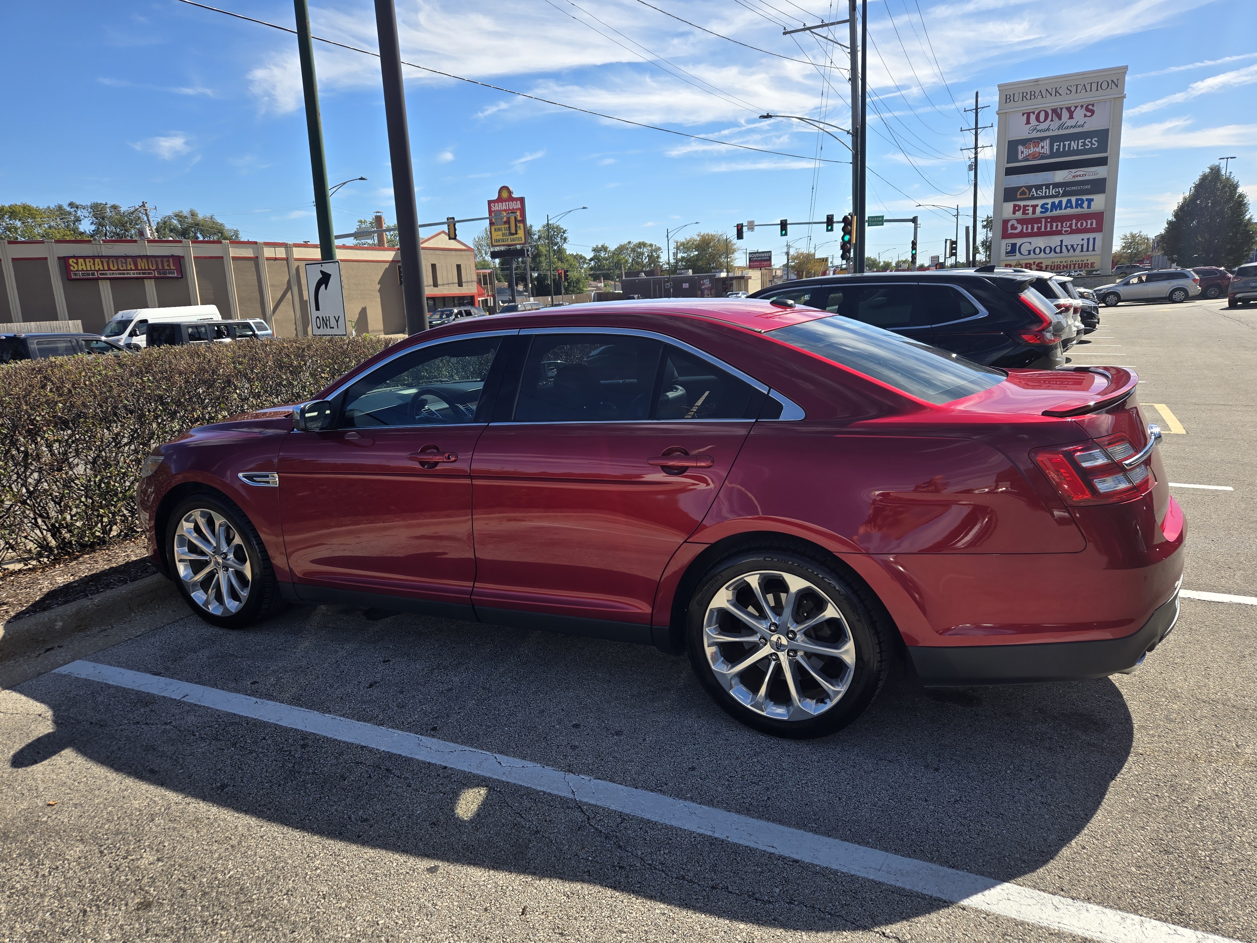 Used 2017 Ford Taurus Limited FWD image 1