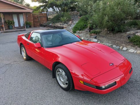Used 1995 Chevrolet Corvette Coupe image 4