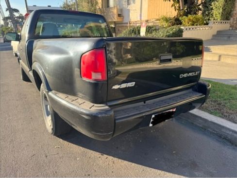 Used 1998 Chevrolet S10 Pickup LS w/ Preferred Equipment Group image 5