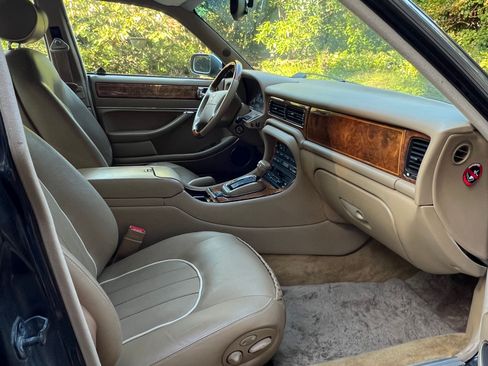 Used 1997 Jaguar XJ Vanden Plas image 12