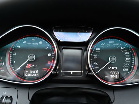 Used 2015 Audi R8 V10 image 17