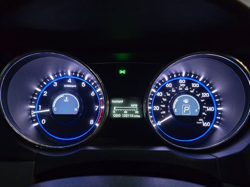 Used 2011 Hyundai Sonata GLS image 17