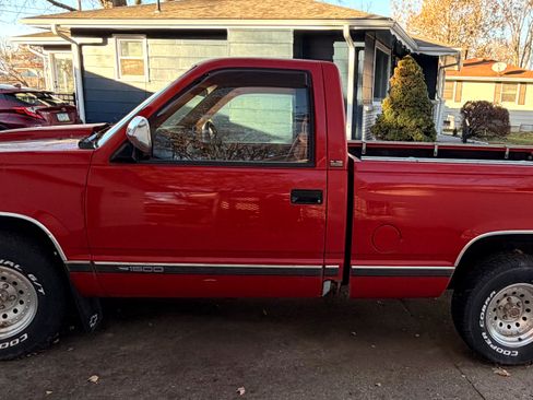 Used 1992 Chevrolet Silverado 1500 2WD Regular Cab image 1