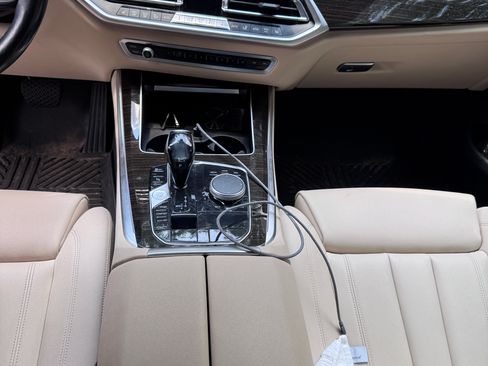 Used 2019 BMW X5 xDrive40i w/ Premium Package 2 AWD/4WD image 8