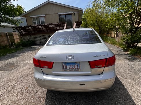 Used 2009 Hyundai Sonata GLS w/ Popular Equipment Pkg 2 FWD image 2