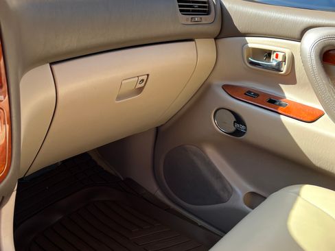 Used 2001 Lexus LX 470 4WD image 13