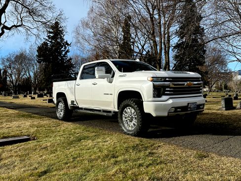 Used 2020 Chevrolet Silverado 3500 High Country w/ Z71 Off-Road Package image 9