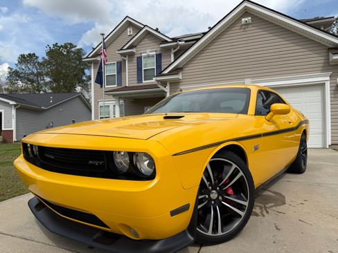 Used 2012 Dodge Challenger SRT8 Yellow Jacket w/ Premium Sound Group image 5