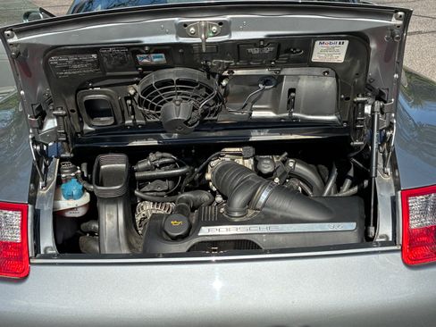 Used 2005 Porsche 911 Carrera image 15