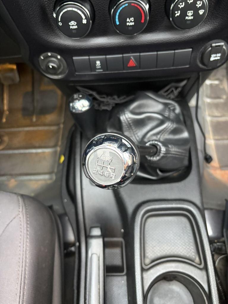 Used 2016 Jeep Wrangler Unlimited Sport AWD/4WD image 15