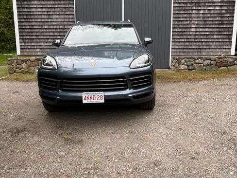 Used 2019 Porsche Cayenne AWD/4WD image 2