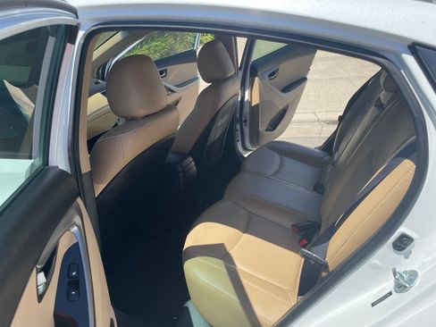 Used 2013 Hyundai Elantra Limited w/ Technology Pkg FWD image 12