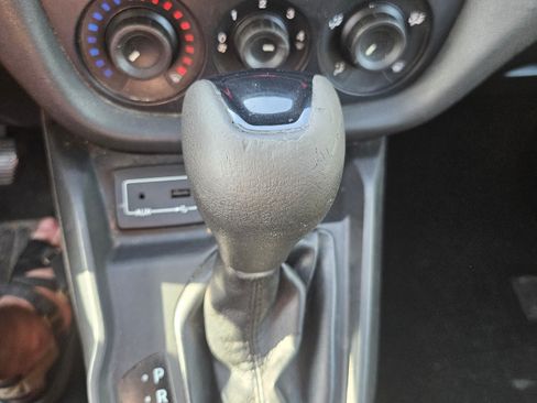 Used 2018 RAM ProMaster City Tradesman SLT FWD image 16