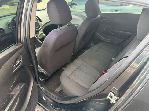 Used 2014 Chevrolet Sonic LT image 8