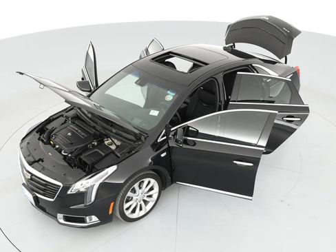 Used 2018 Cadillac XTS Vsport Platinum AWD/4WD image 1