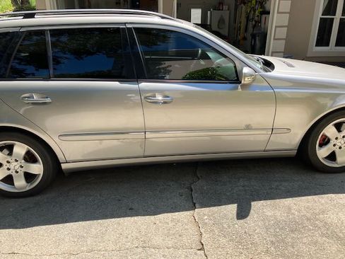 Used 2006 Mercedes-Benz E 500 4MATIC Wagon image 9