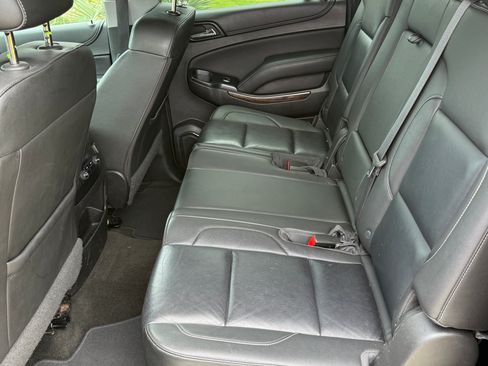 Used 2018 Chevrolet Suburban LT RWD image 12