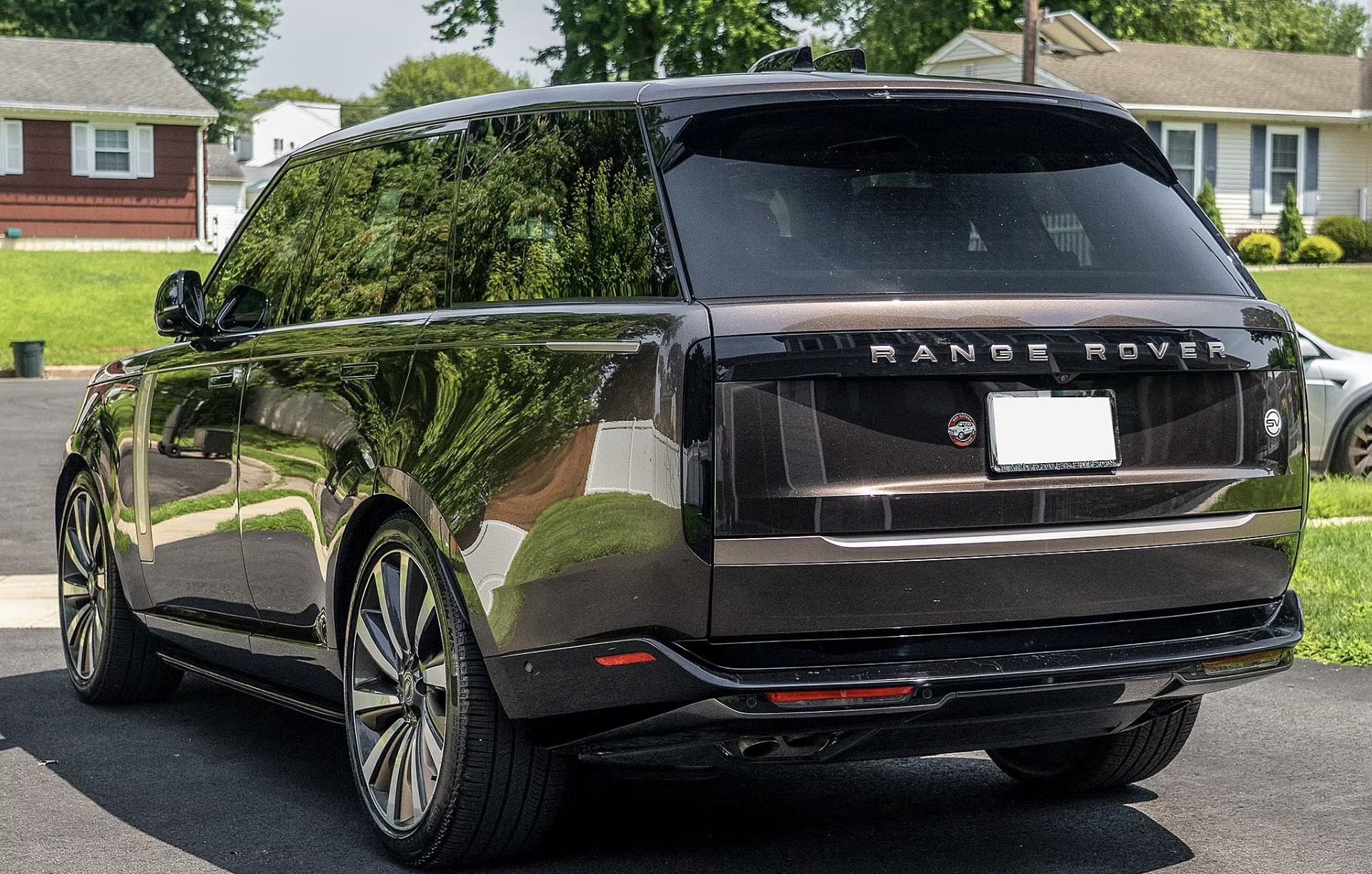 Used 2025 Land Rover Range Rover SV AWD/4WD image 12