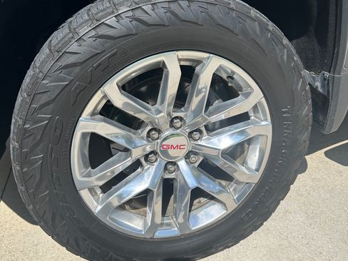 Used 2022 GMC Sierra 1500 SLT w/ Driver Alert Package II AWD/4WD image 17