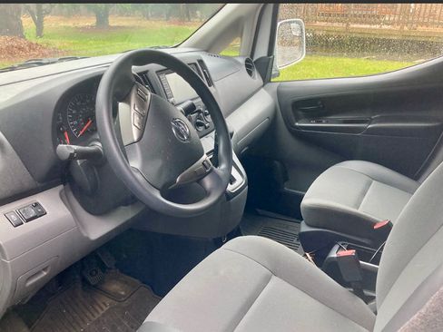 Used 2020 Nissan NV200 SV image 16