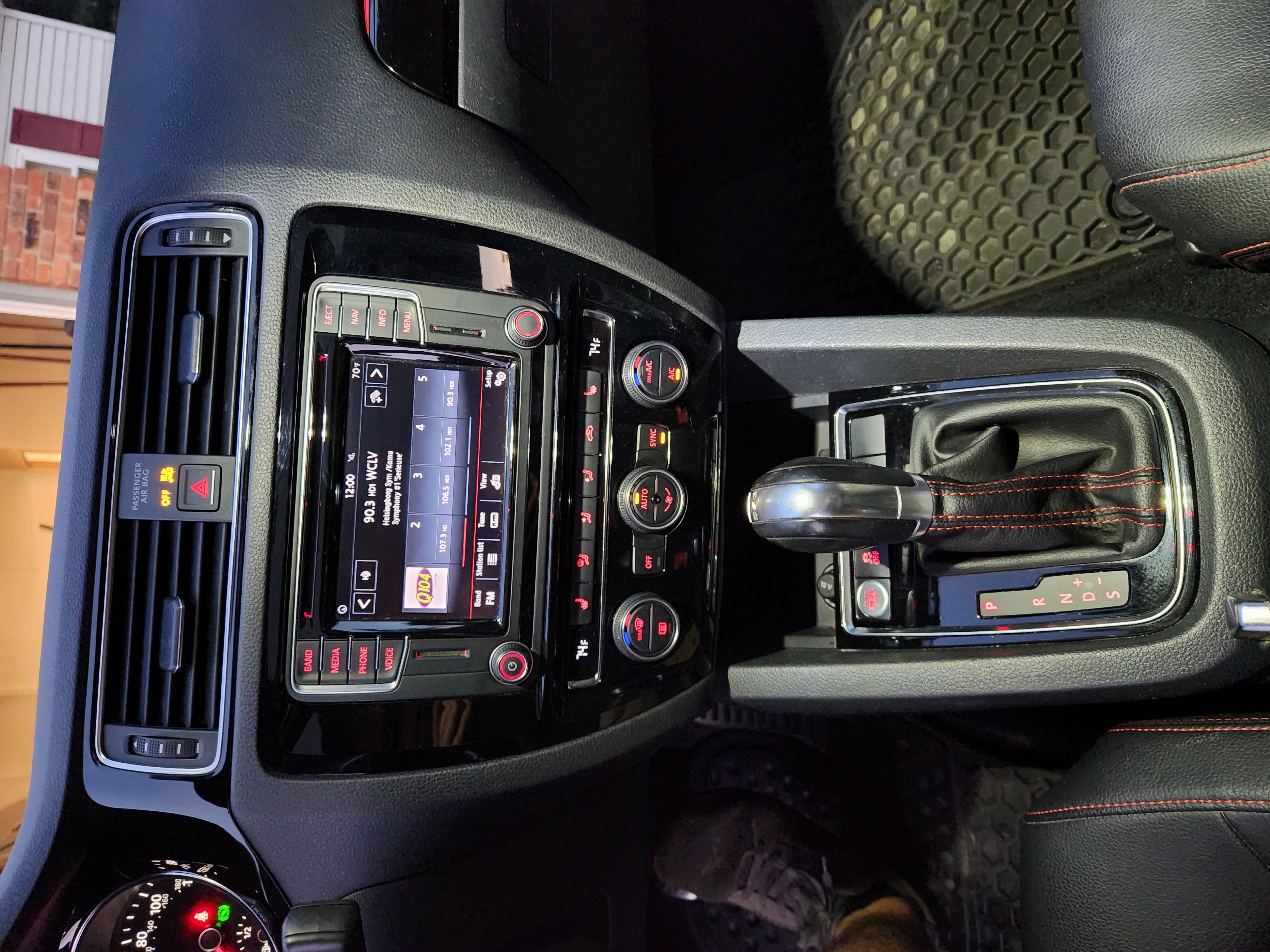 Used 2017 Volkswagen Jetta GLI FWD image 18