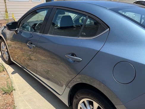 Used 2016 MAZDA MAZDA3 i Sport w/ Preferred Equipment Package FWD image 11
