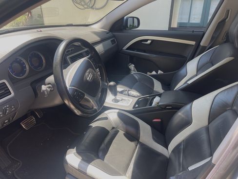 Used 2010 Volvo V70 R-Design FWD image 7