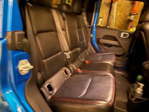 Used 2022 Jeep Gladiator Rubicon w/ LED Lighting Group image 19