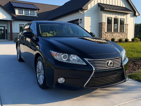 Used 2013 Lexus ES 350 w/ Premium Pkg FWD image 1