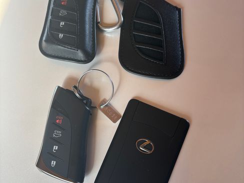 Used 2023 Lexus ES 250 w/ Premium Package image 11