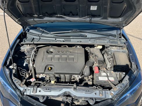 Used 2017 Toyota Corolla LE w/ Carpet Mat Package (TMS) FWD image 13