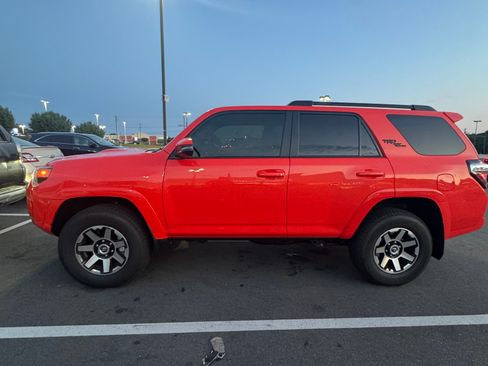 Used 2024 Toyota 4Runner TRD Off-Road Premium w/ Moonroof Package AWD/4WD image 1