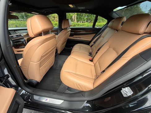 Used 2013 BMW 750Li xDrive AWD/4WD image 10