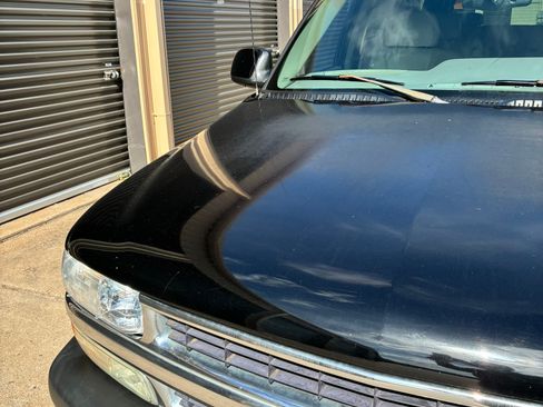 Used 2002 Chevrolet Suburban LT image 17