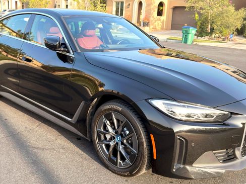 Used 2023 BMW i4 eDrive40 image 12