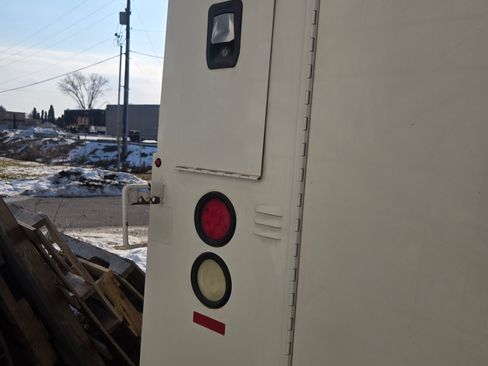 Used 2016 Chevrolet Express 3500 image 12