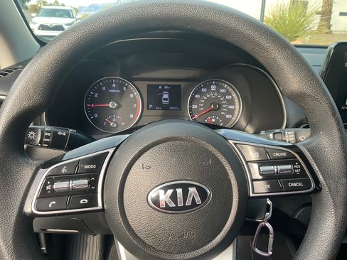 Used 2020 Kia Forte LXS image 6