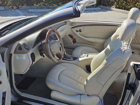 Used 2007 Mercedes-Benz CLK 350 Cabriolet image 11