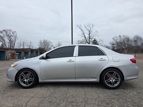 Used 2010 Toyota Corolla LE image 4