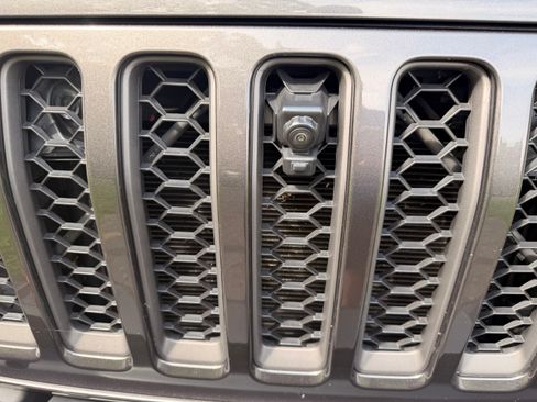 Used 2021 Jeep Gladiator Mojave AWD/4WD image 10
